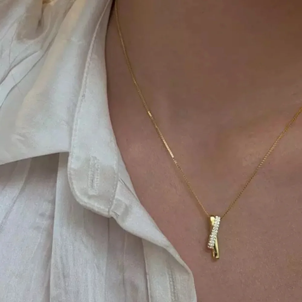 ⚡️Insta gold plated bar cross necklace - Picture 2 of 3